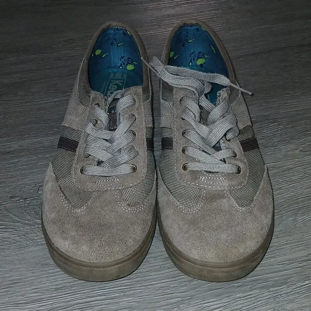 Keds Woman's tan suede lace up sneakers Sz 9 EUC worn once